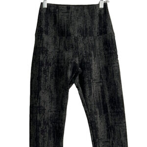 Hi Waisted Fashion leggings black & grey print Lysse XS. 29’ inseam.